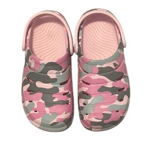 Rugged Shark Rubber Slides